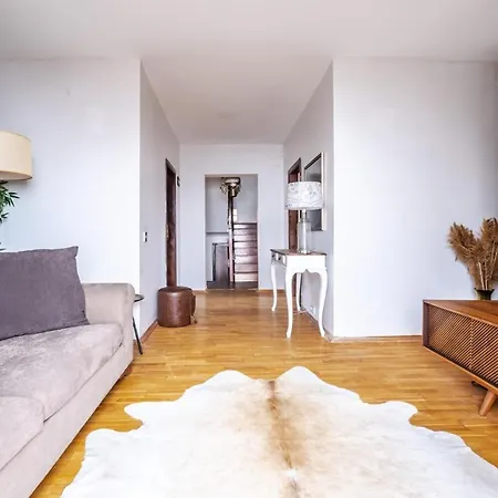 Villa Sleek With Backyard And Lake View Sapanca