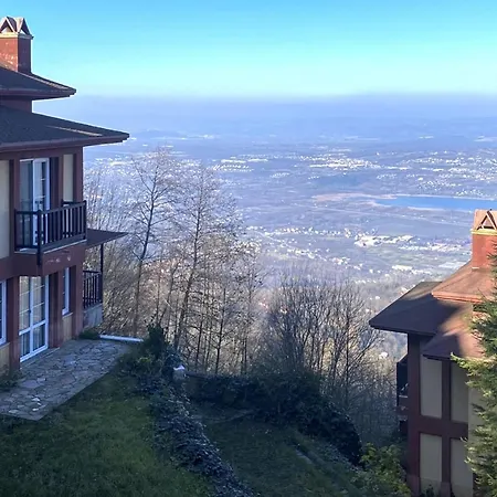 Sleek With Backyard And Lake View * サパンジャ