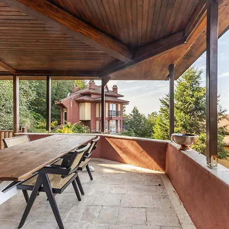 ヴィラ Sleek With Backyard And Lake View