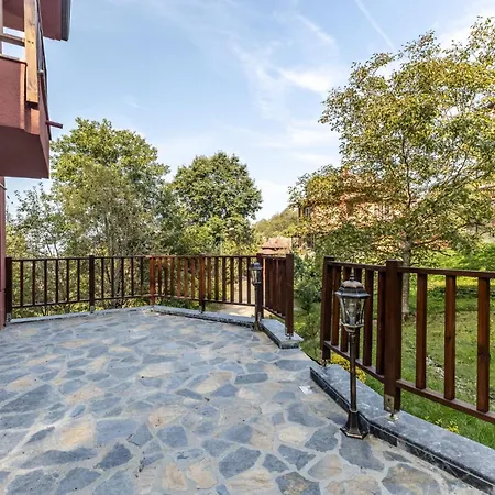 Sleek With Backyard And Lake View Villa Sapanca